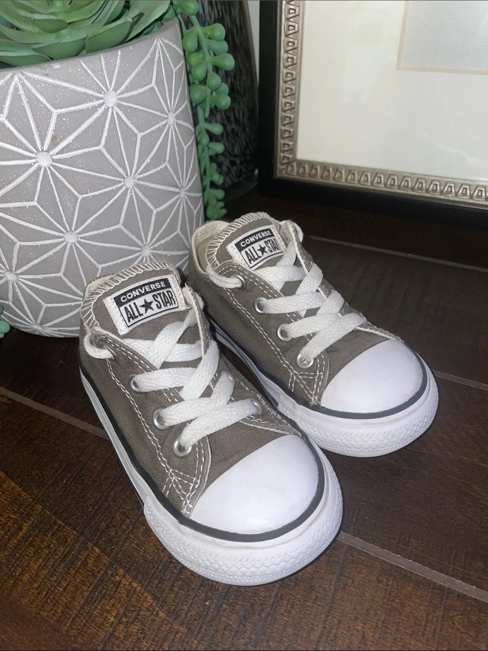 Converse All Star Chuck Taylor Low Top Sneakers Baby Unisex Size 7 Like New